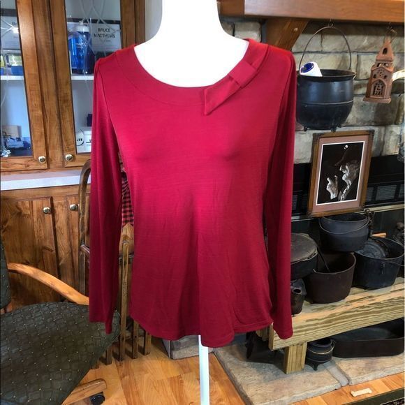 East 5th Tops - East 5th size medium long sleeve red blouse very stretchy